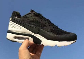 動(dòng)感生活，品質(zhì)隨行 精品休閑運(yùn)動(dòng)鞋與正品運(yùn)動(dòng)服，守護(hù)您的每一步